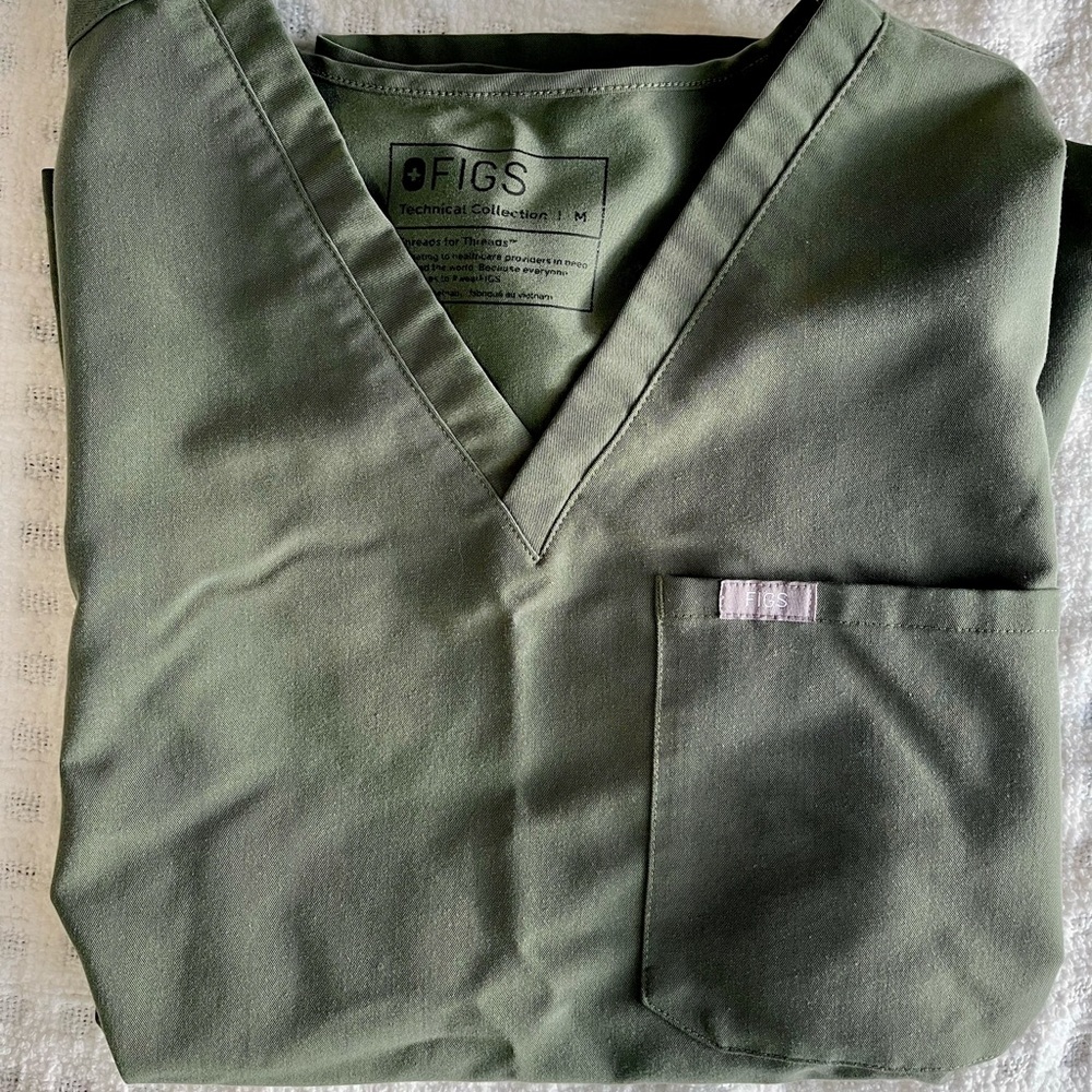 Figs one pocket catarina scrub top